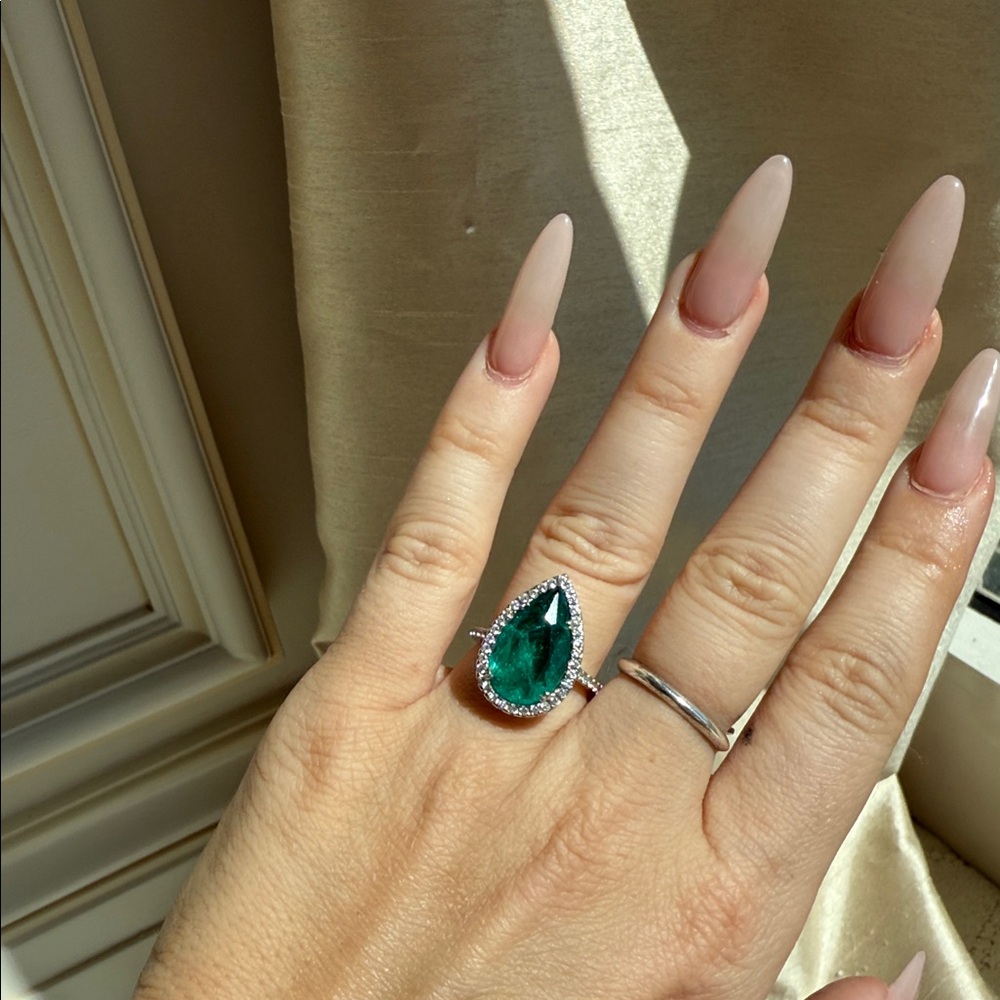 Emerald Diamond Ring - image 3